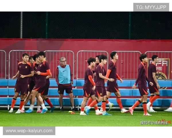 国足心理训练有效，比赛表现更稳健，国足训练视频集锦