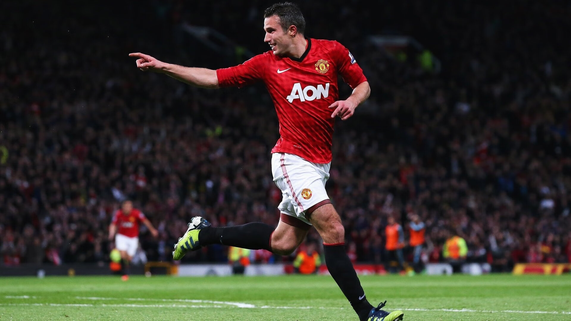 球迷组织开展赛前助威行动为球队注入强大精神力量，球赛助威口号